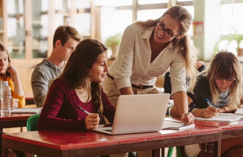 Uloga profesora u učenju stranih jezika